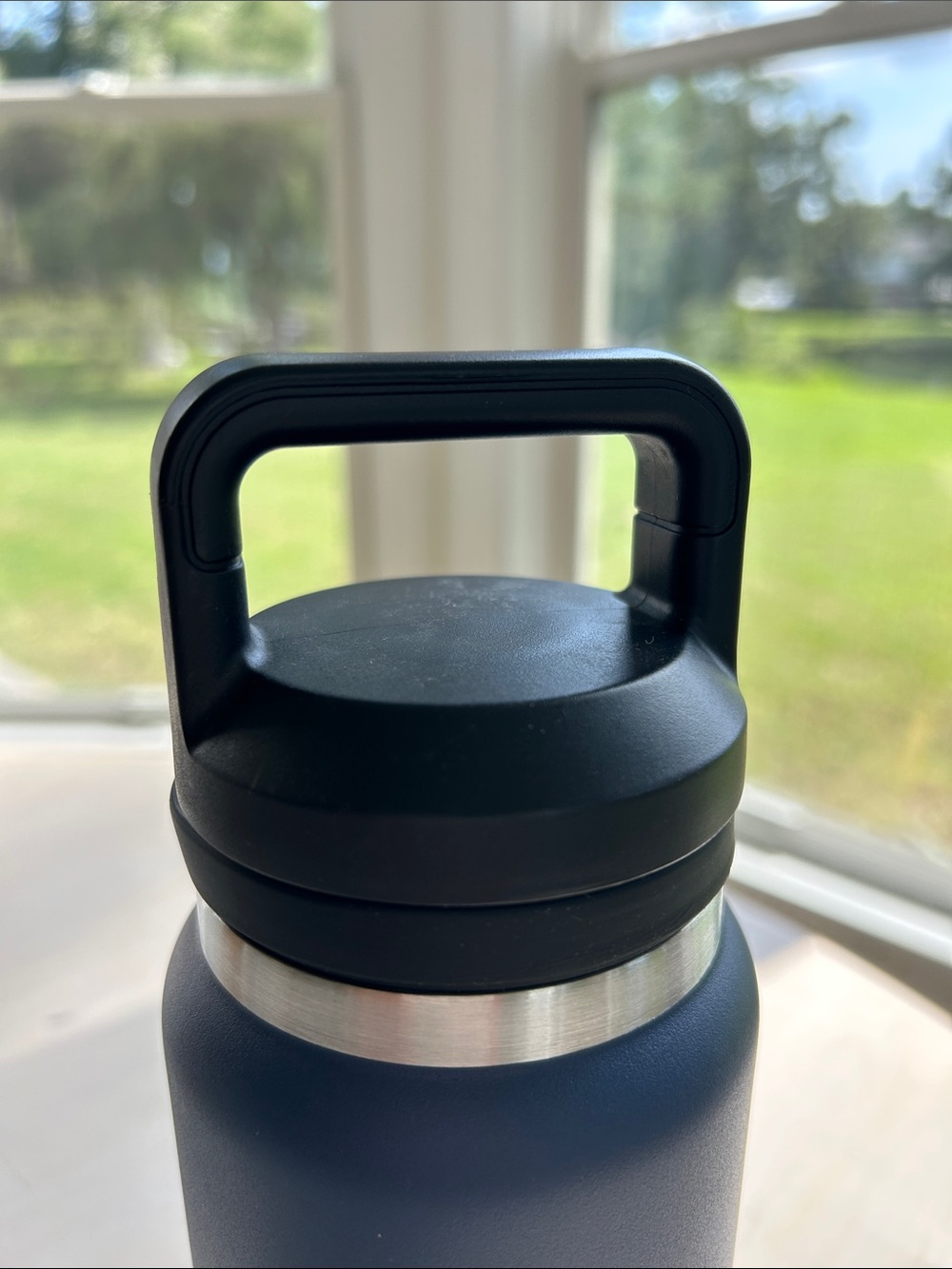 NEW Stainless Olukai 28 oz Water Bottle - Picture 2 of 8